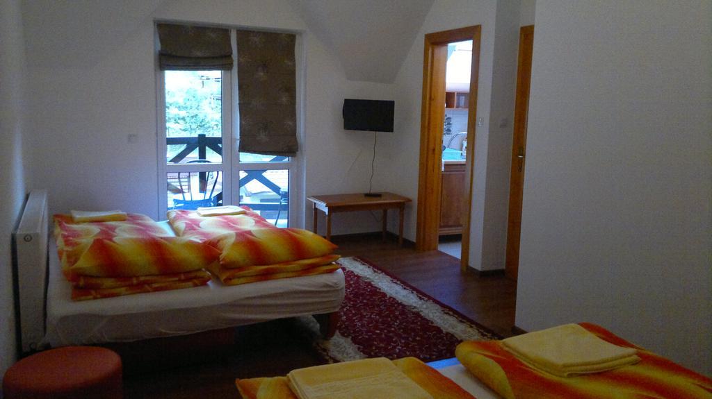 מלון סובאטה Imola Vendeghaz מראה חיצוני תמונה